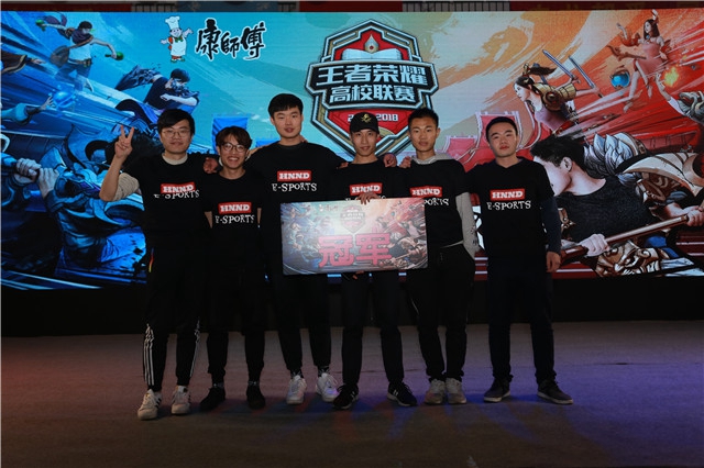 验丰富的教 验丰富的教