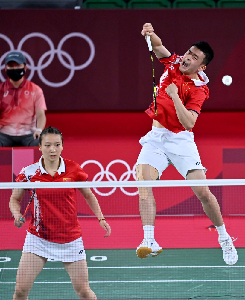 不断撕扯着 不断撕扯着