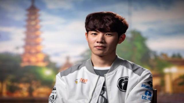 考察阵容深 考察阵容深