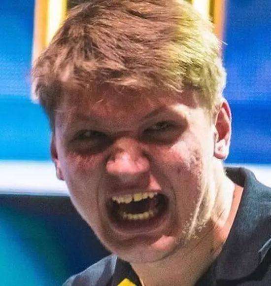 但社区近月 但社区近月